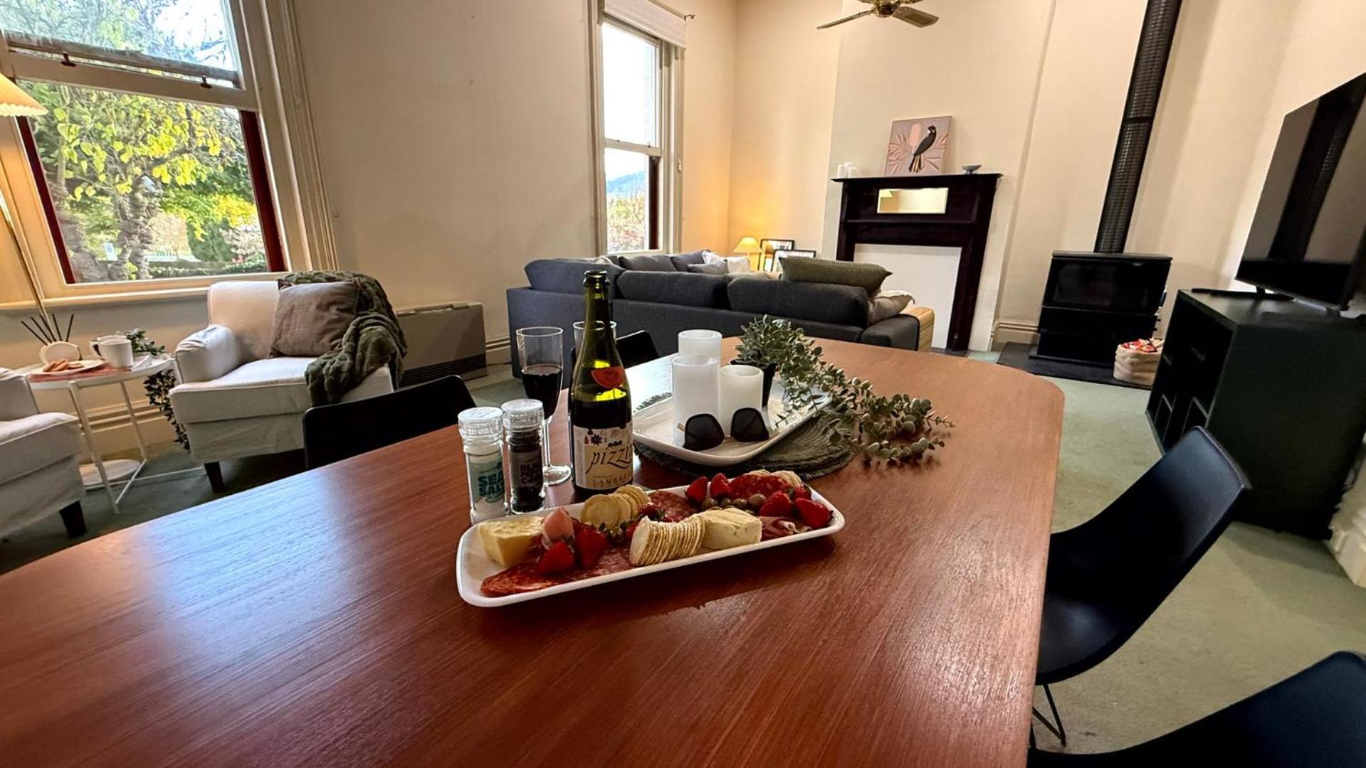 Colonial Bank Motel Omeo ภายนอก รูปภาพ